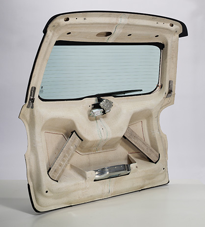 The 3D-Lighttrans tailgate created for the Fiat 500L (front). (c) 2018 Vandewiele